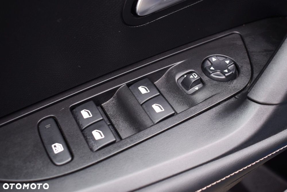 Peugeot 2008 1.2 PureTech Allure S&S EAT8 - 12