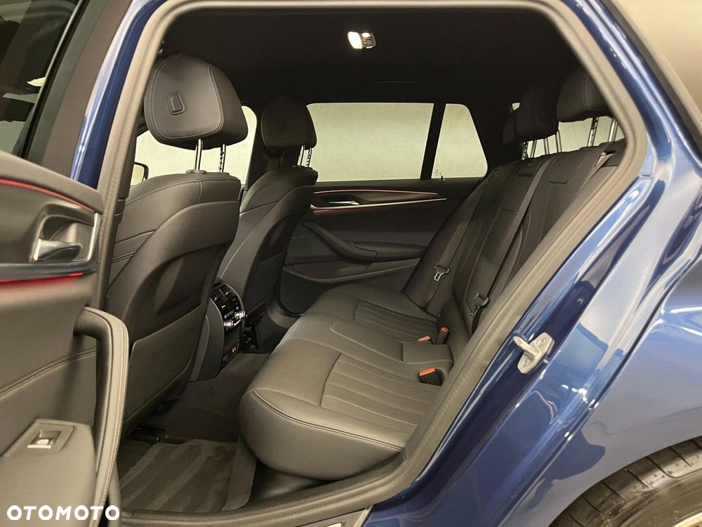 BMW Seria 5 530d xDrive mHEV M Sport sport - 32