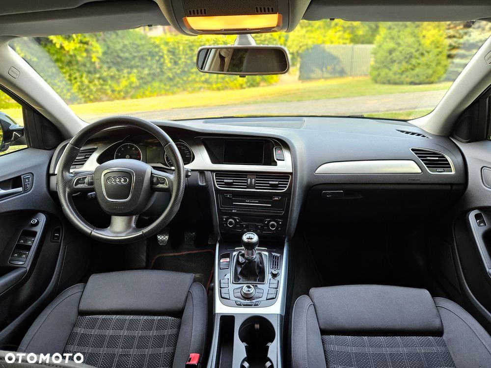 Audi A4 Limousine - 8