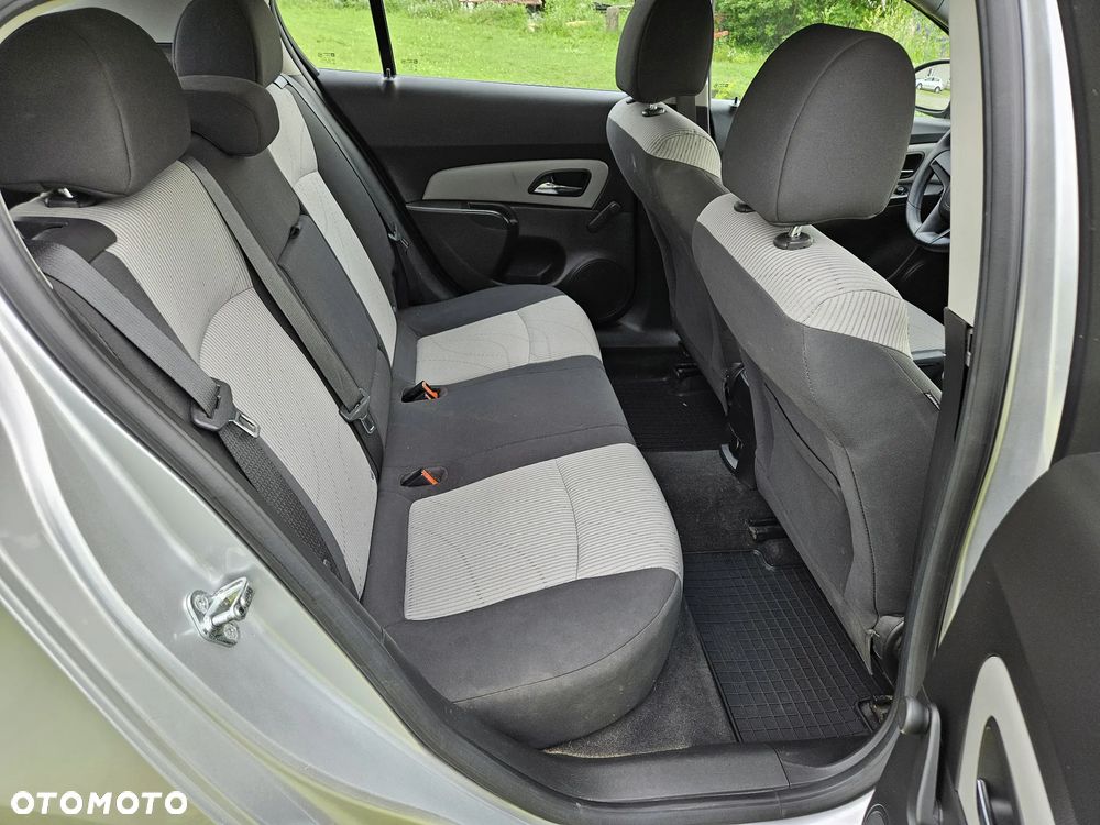 Chevrolet Cruze - 13