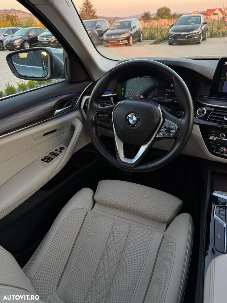 BMW Seria 5 530d xDrive AT MHEV - 11