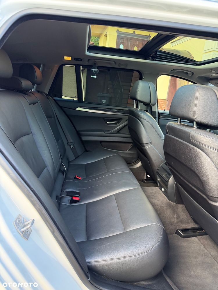 BMW Seria 5 525d Luxury Line - 20