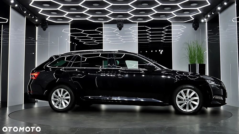 Skoda Superb 2.0 TDI SCR 4x4 Style DSG - 11