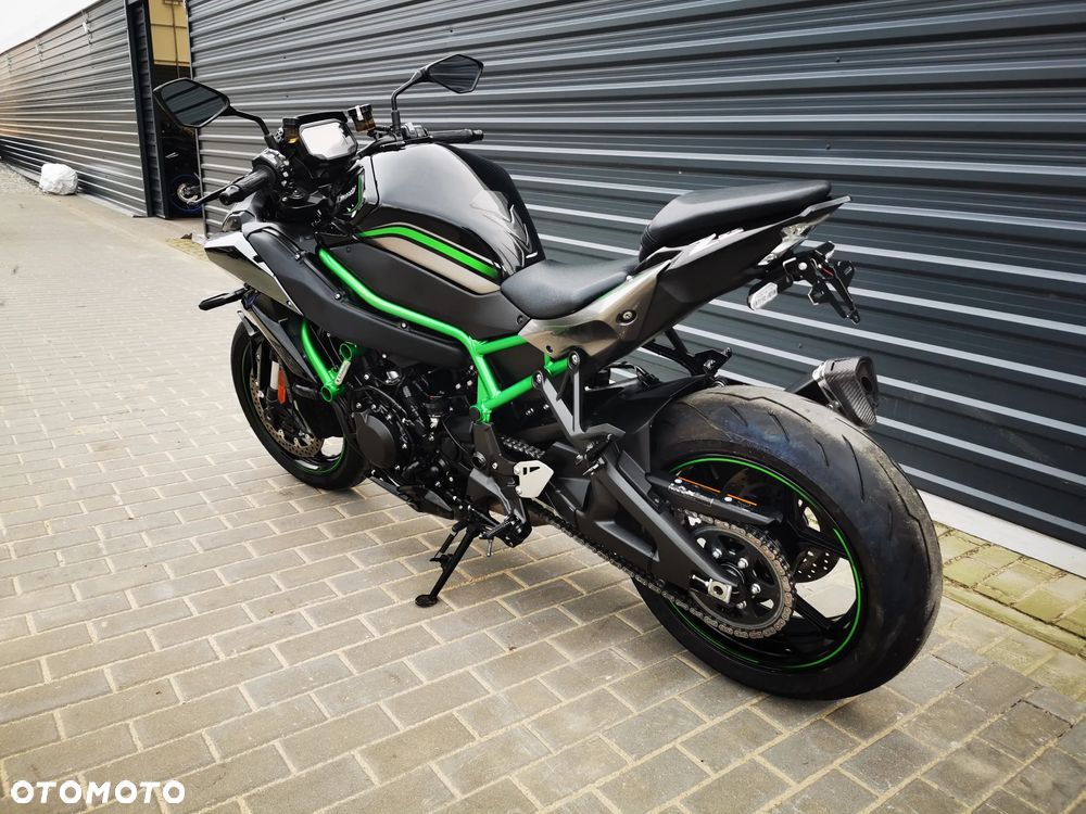 Kawasaki H2 - 4