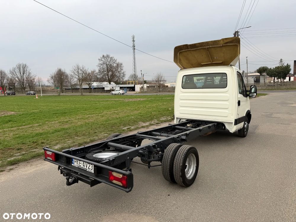 Iveco 35C15 * 3.0 / 150KM * Rama do zabudowy * Rozstaw osi: 4.1m * Koła bliźniacze * - 16