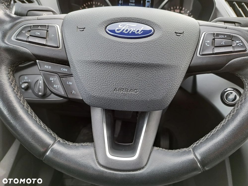 Ford Kuga - 26