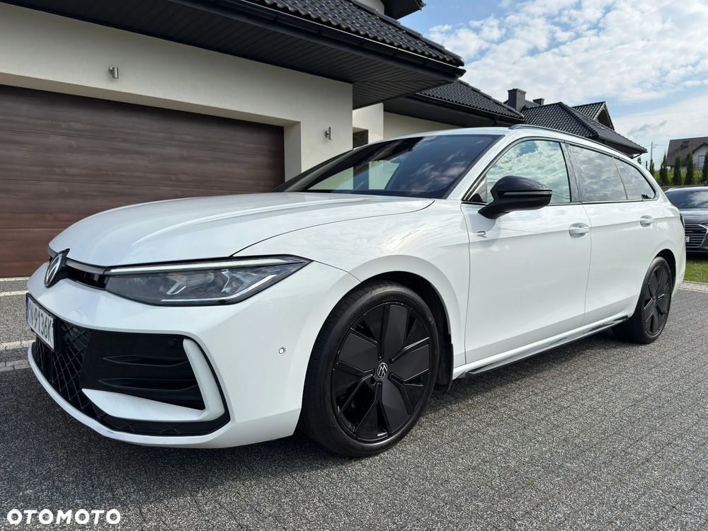 Volkswagen Passat - 1