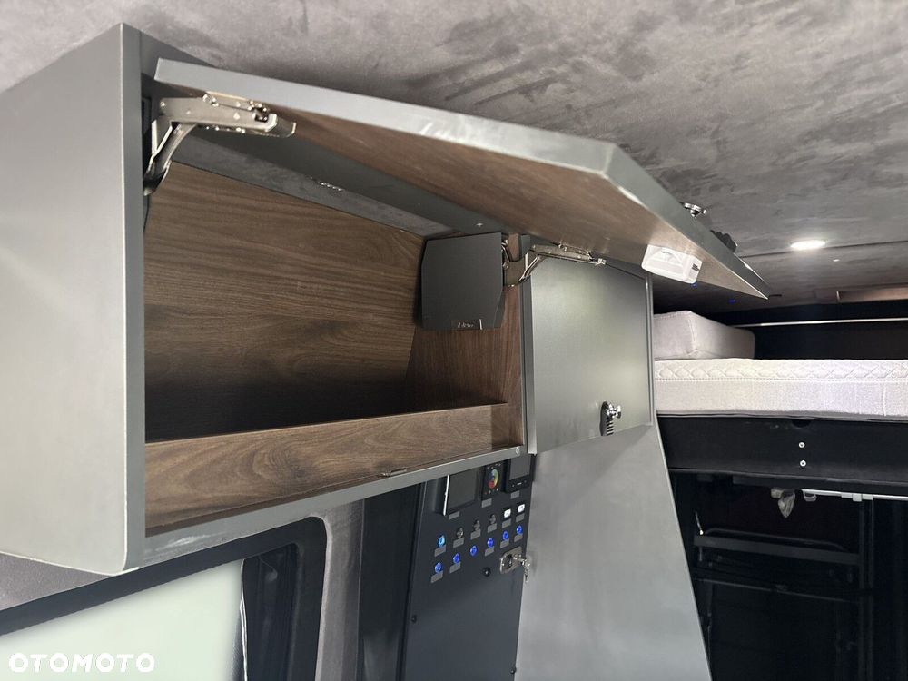 Mercedes-Benz Sprinter - 17