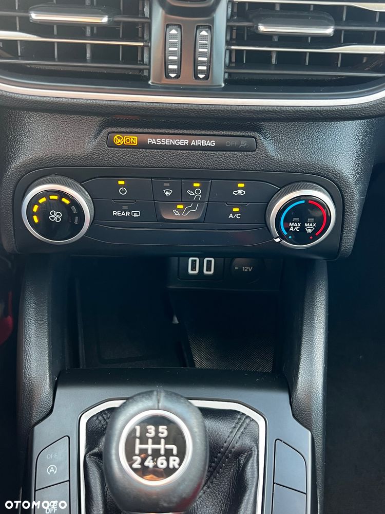 Ford Focus 1.0 EcoBoost Titanium ASS - 8