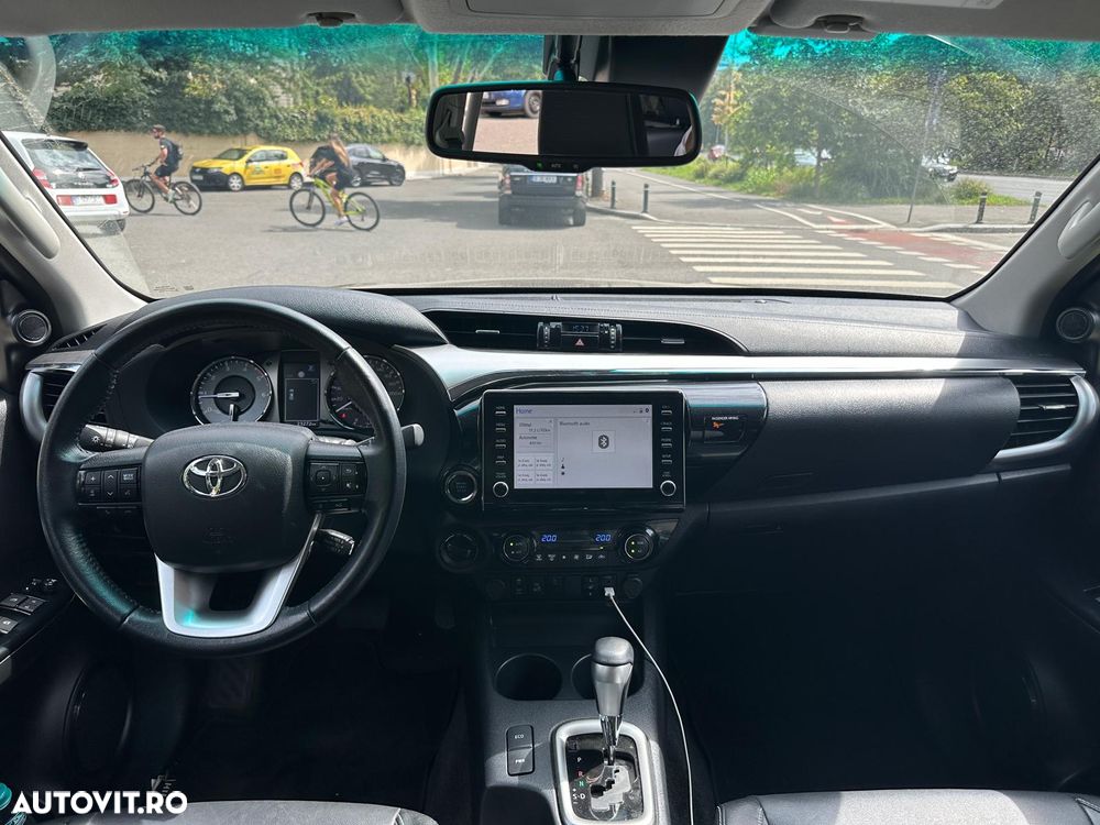 Toyota Hilux - 10