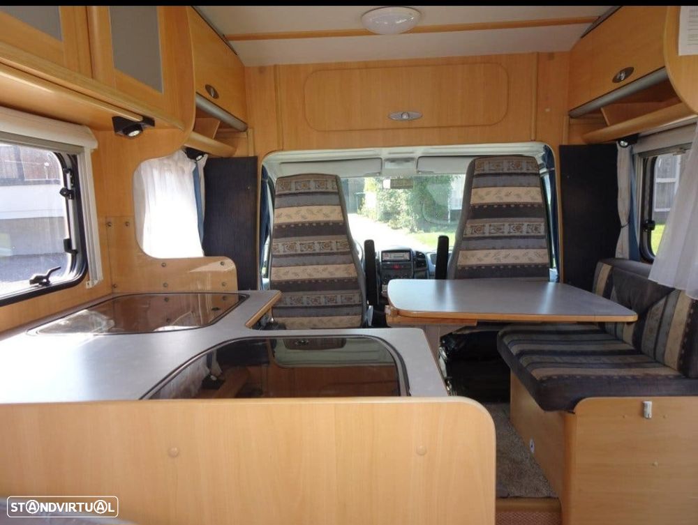 Dethleffs Globetrotter CAMA FRANCESA E COZINHA EM L - 3