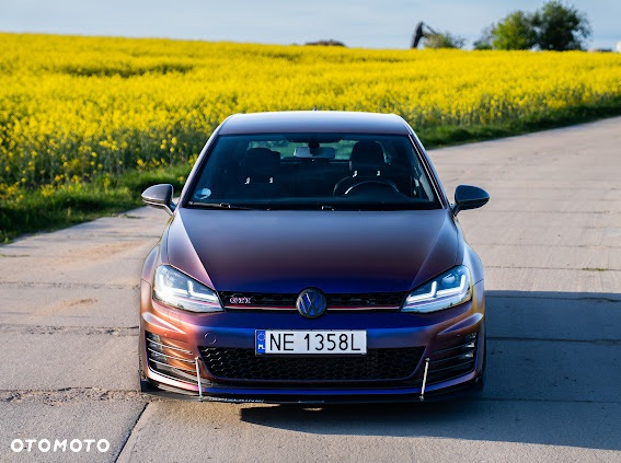 Volkswagen Golf - 2