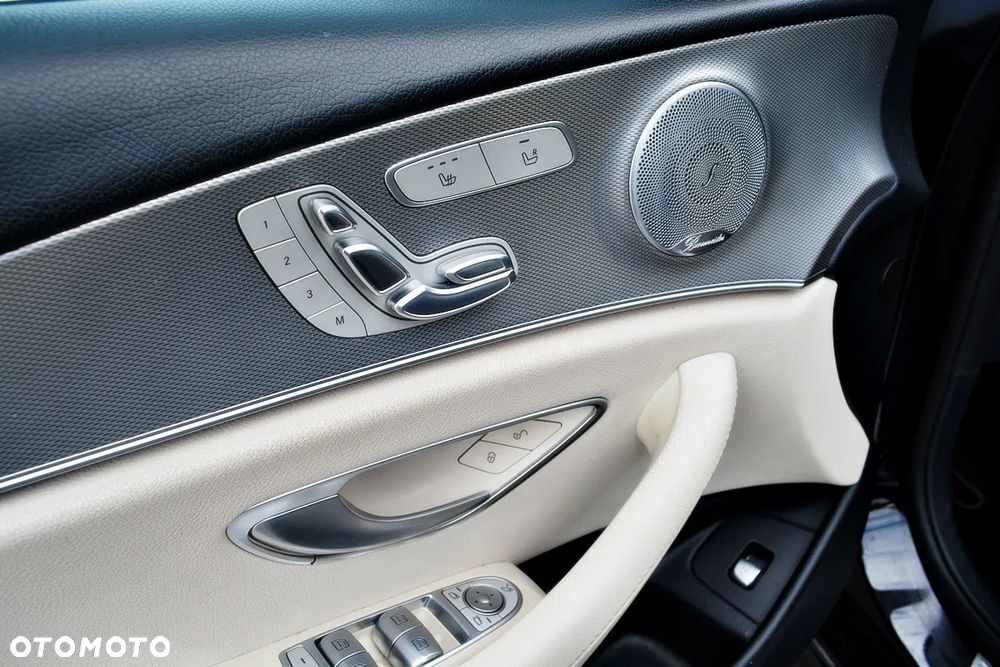 Mercedes-Benz Klasa E 300 9G-TRONIC AMG Line - 12