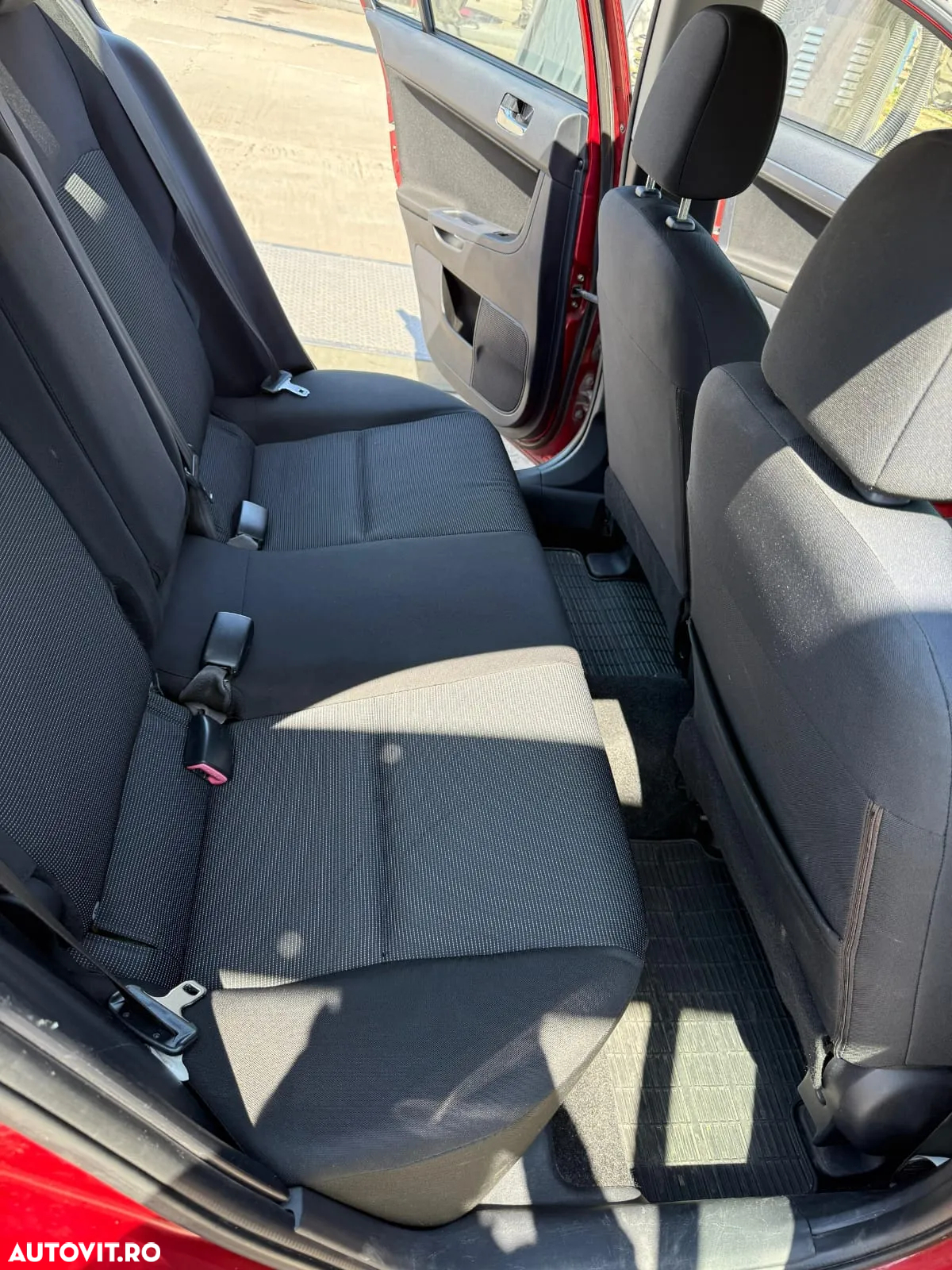 Mitsubishi Lancer 1.8 Intense - 12