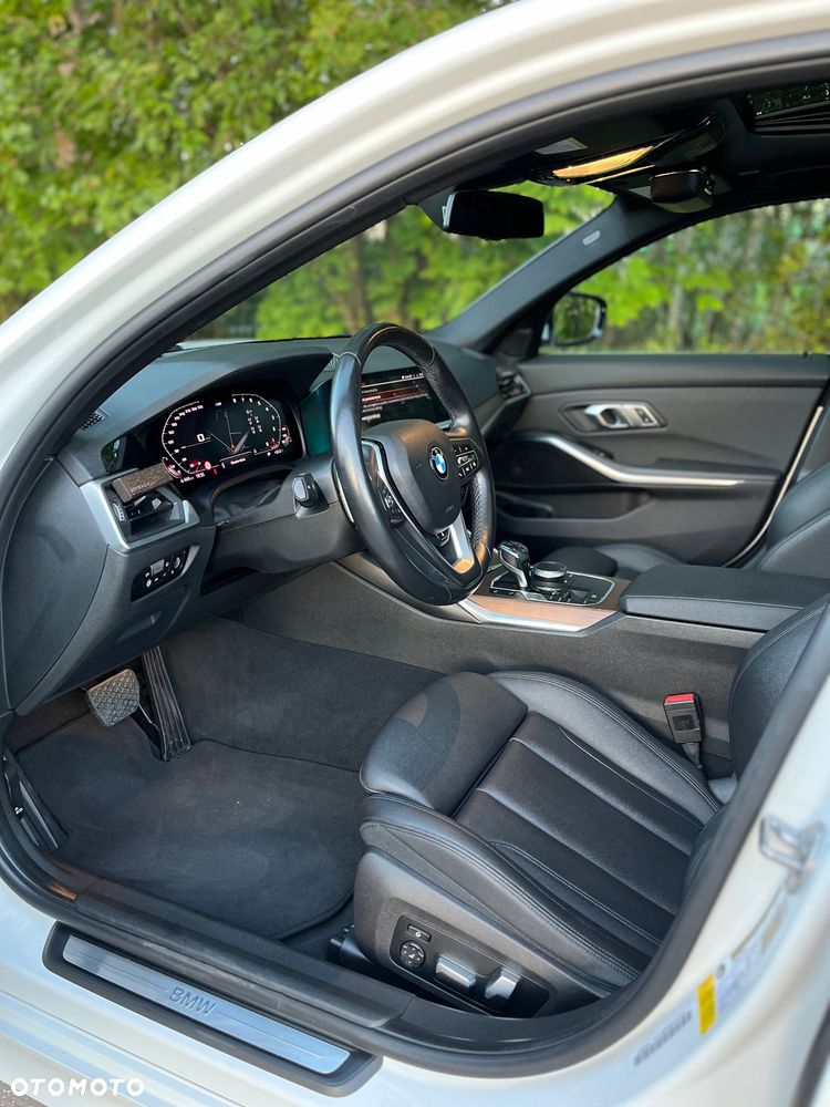 BMW Seria 3 330i - 20