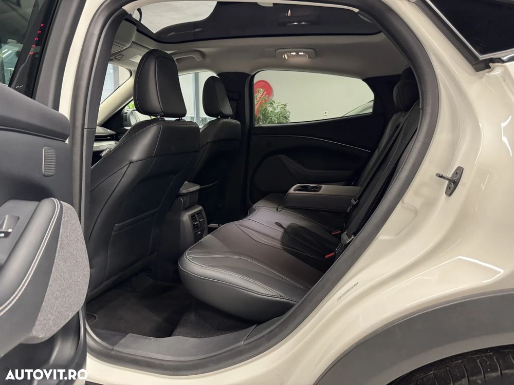 Ford Mustang Mach-E - 7