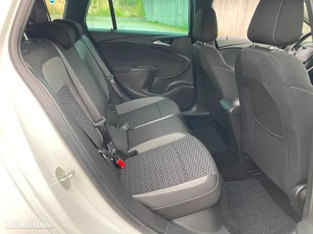 Opel Astra Sports Tourer 1.5 D Design & Tech Aut. S/S - 32