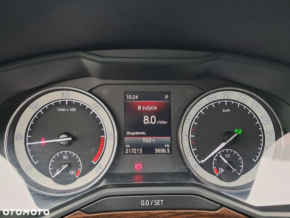 Skoda Superb 2.0 TDI SCR 4x4 Scout DSG - 17