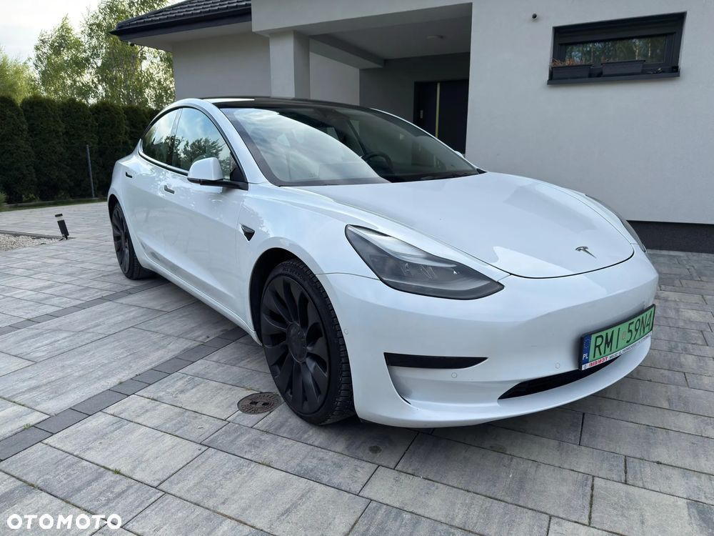 Tesla Model 3 - 3