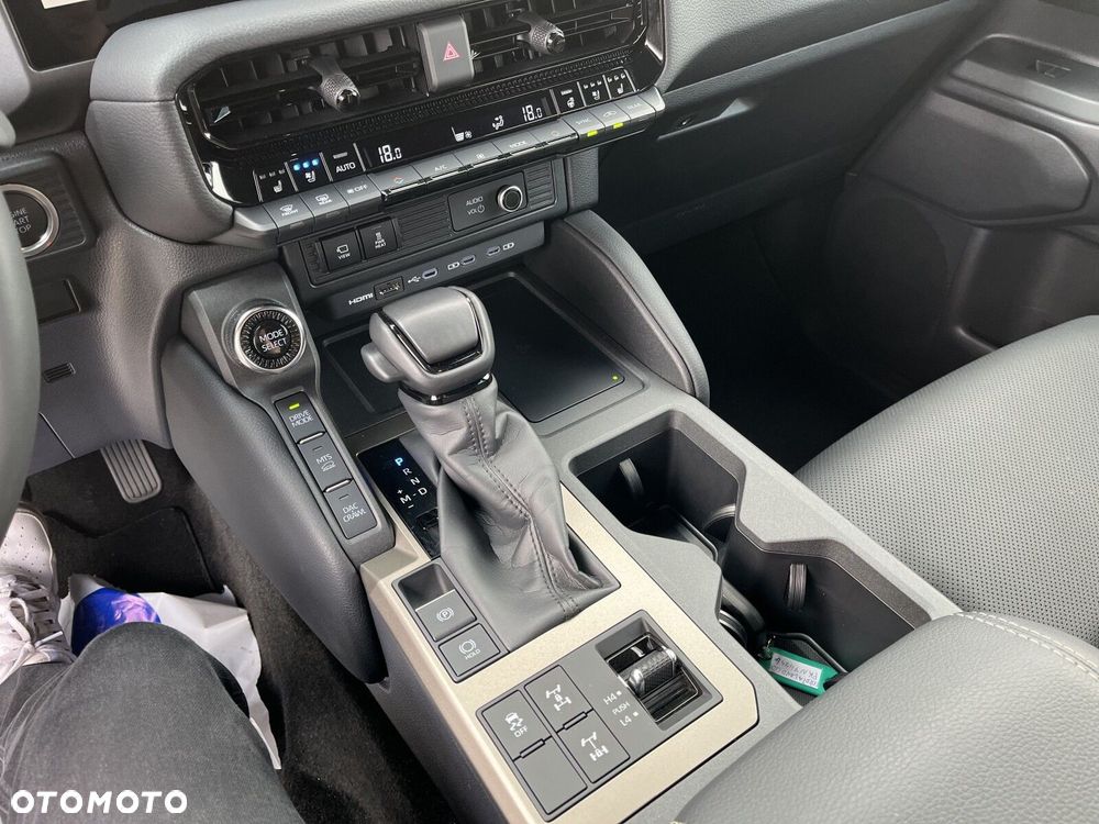 Toyota Land Cruiser - 16