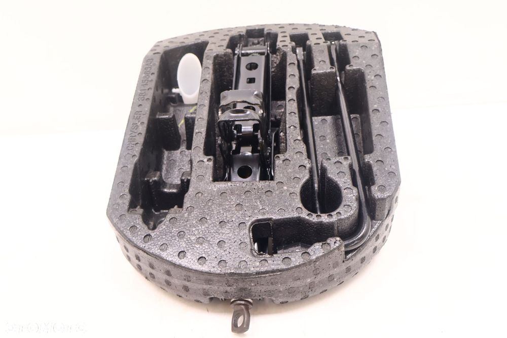 JEEP GRAND CHEROKEE WK2 STYROPIAN WKŁAD KOŁA NARZĘDZIA 68145663AB - 3