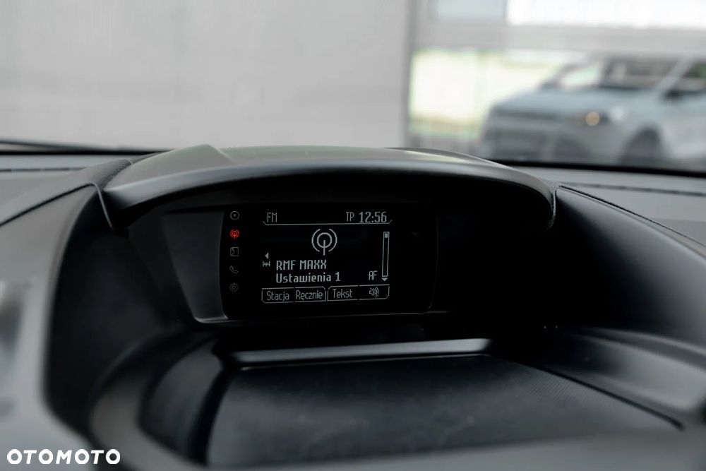 Ford Kuga 2.0 TDCi 2x4 Titanium - 24