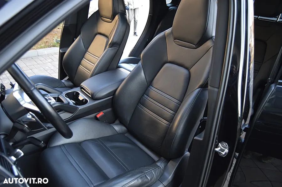 Porsche Cayenne Tiptronic S Platinum Edition - 32