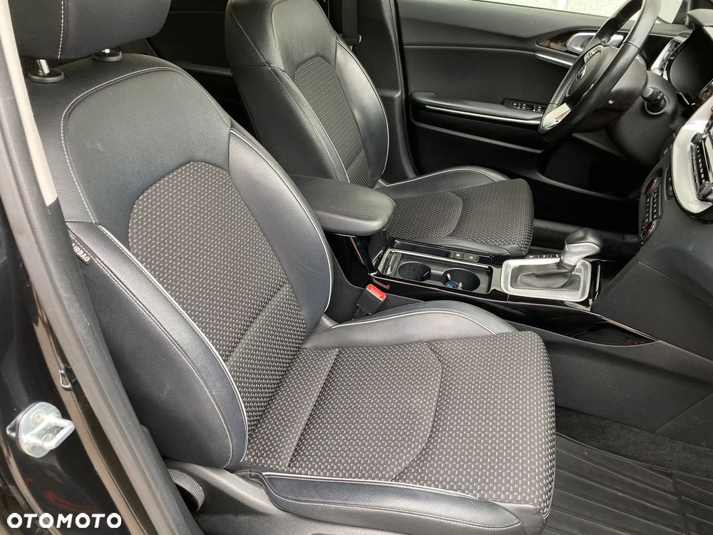 Kia Ceed 1.6 GDI PHEV Business Line DCT - 13