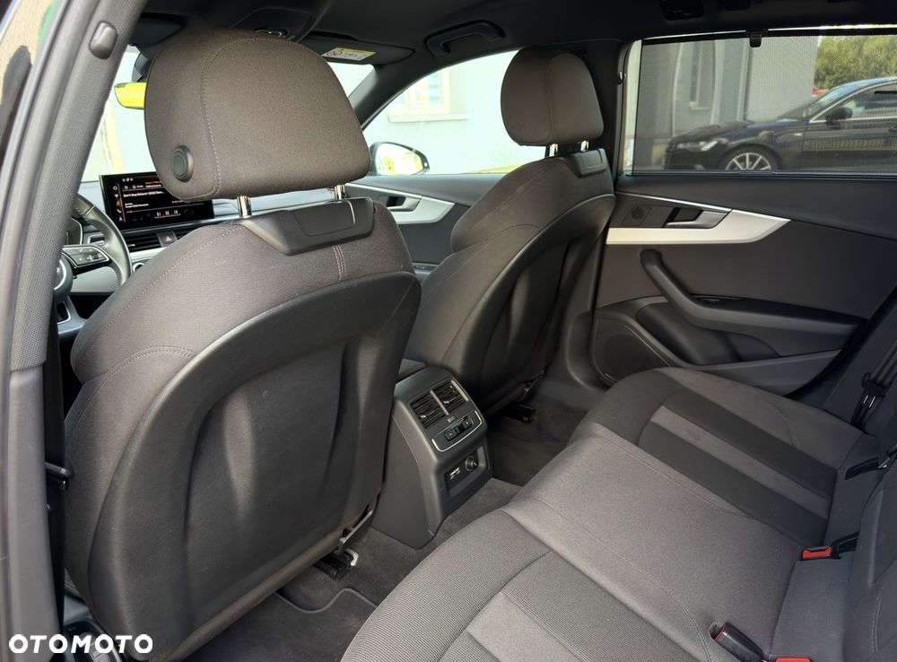 Audi A4 Avant 40 TDI S tronic S line - 40