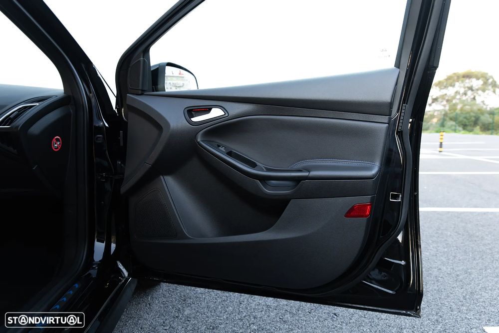 Ford Focus 2.3 EcoBoost RS Pack Performance - 24