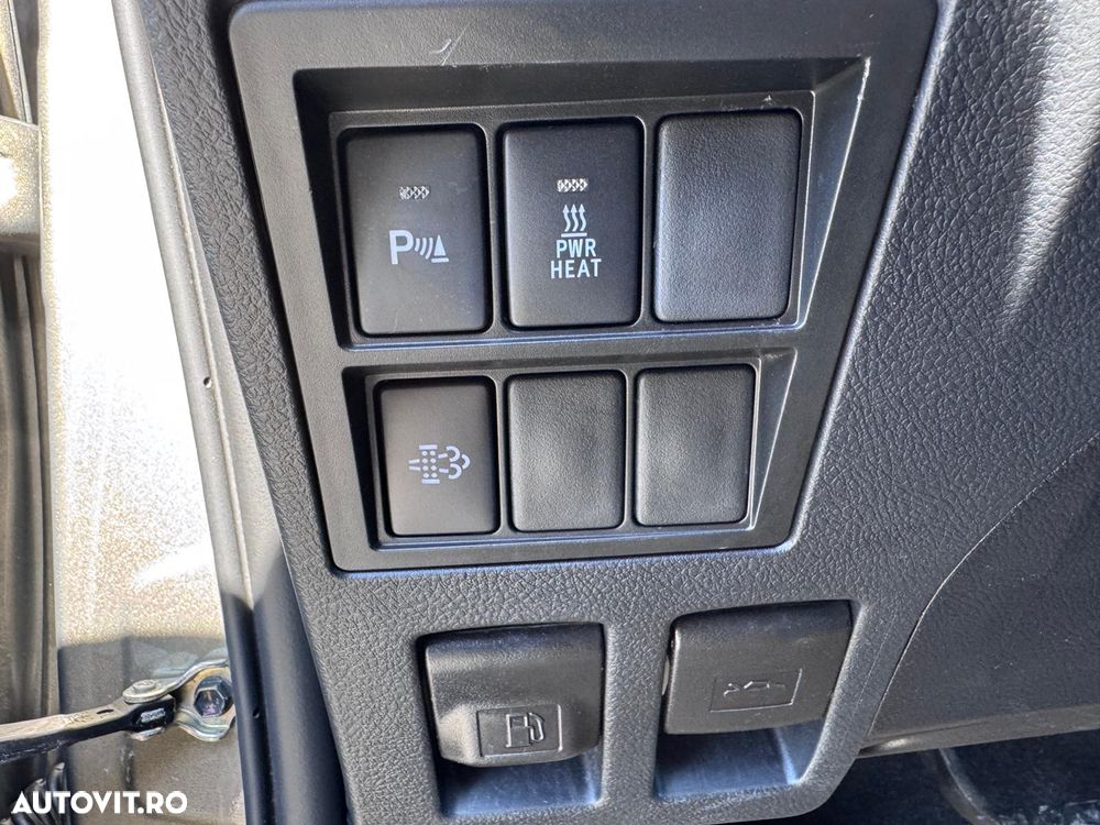 Toyota Hilux 2.8D 204CP 4x4 Double Cab AT Invincible - 25