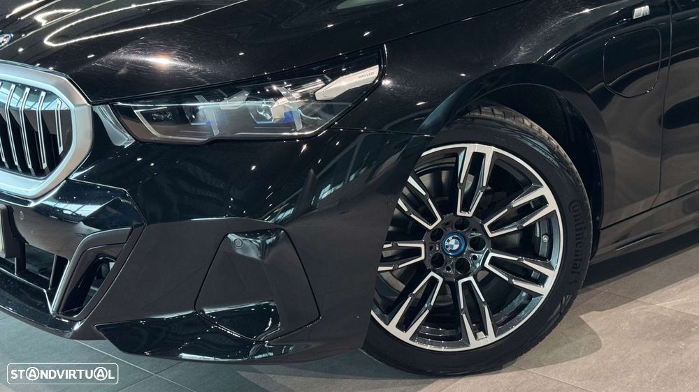 BMW 530 e Pack Desportivo M - 17