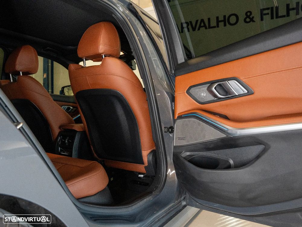 BMW M340 d xDrive Pack Desportivo M Pro Auto - 23