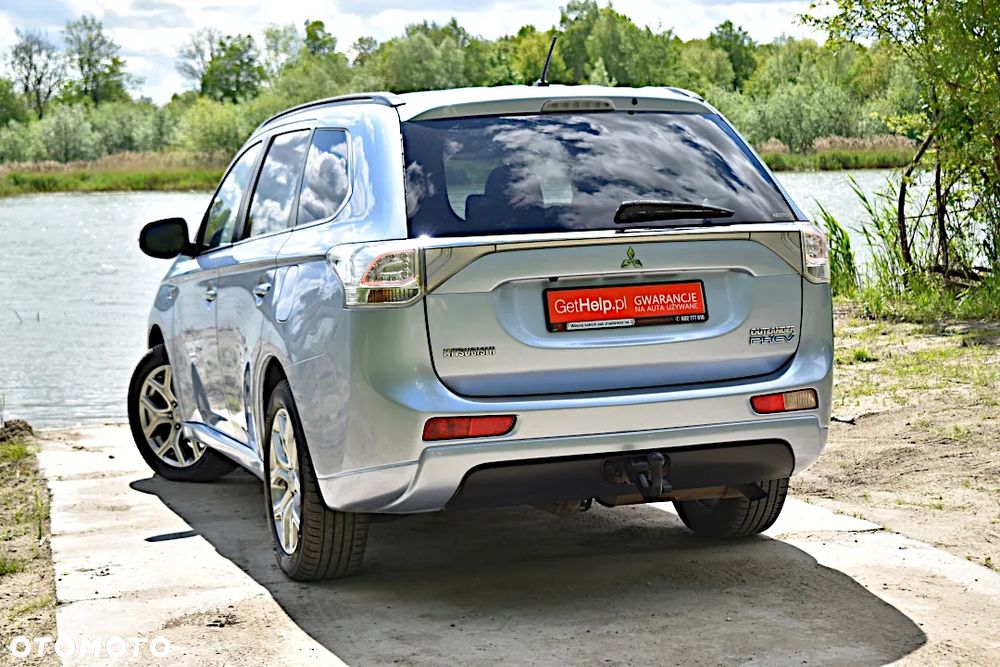 Mitsubishi Outlander 2.0 4WD Plug-In Hybrid Top - 4
