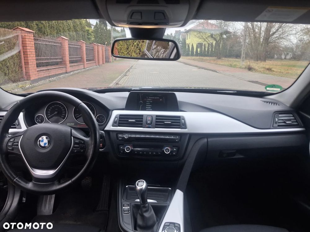 BMW Seria 3 318d Sport Line - 20