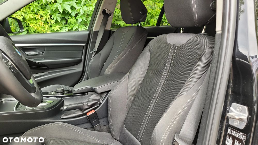 BMW Seria 3 318i GPF Sport Line Shadow - 9