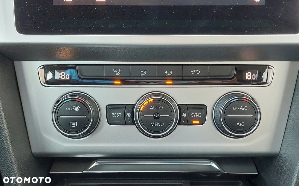 Volkswagen Passat - 31