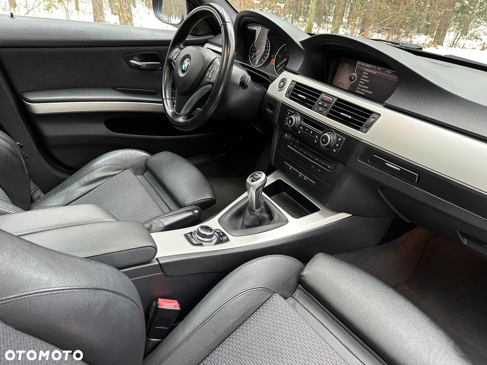 BMW Seria 3 320d xDrive - 15