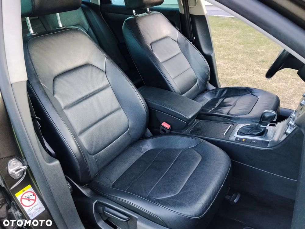 Volkswagen Passat 2.0 TDI Comfortline R-Style DSG - 29