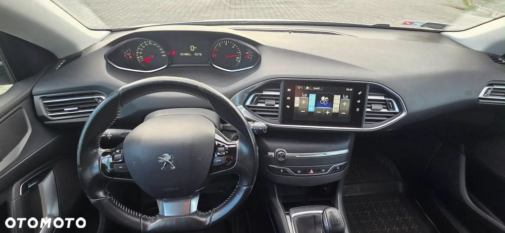 Peugeot 308 - 8