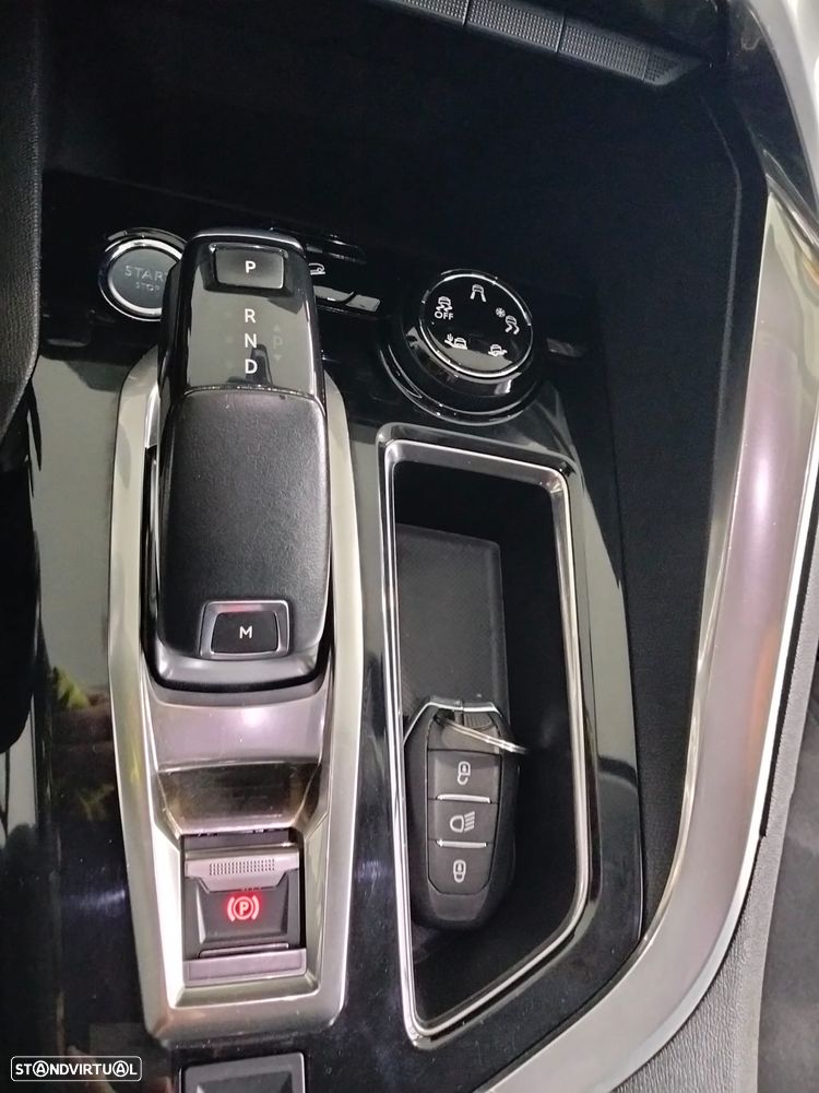 Peugeot 3008 PureTech 130 Stop & Start GPF EAT8 Crossway - 11