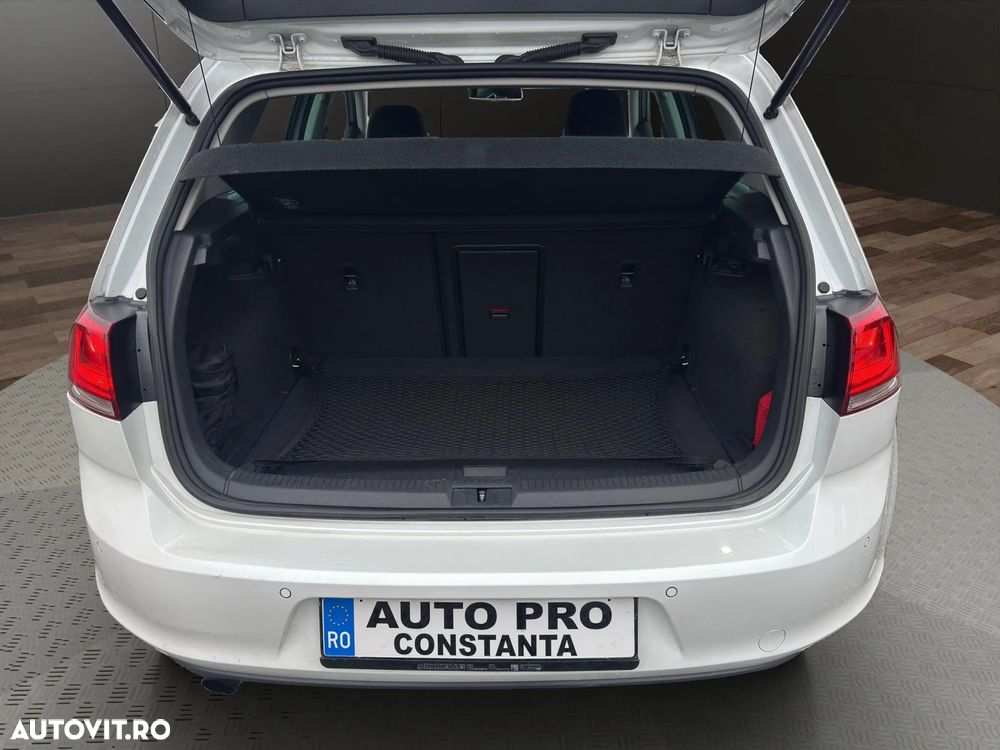 Volkswagen Golf - 18