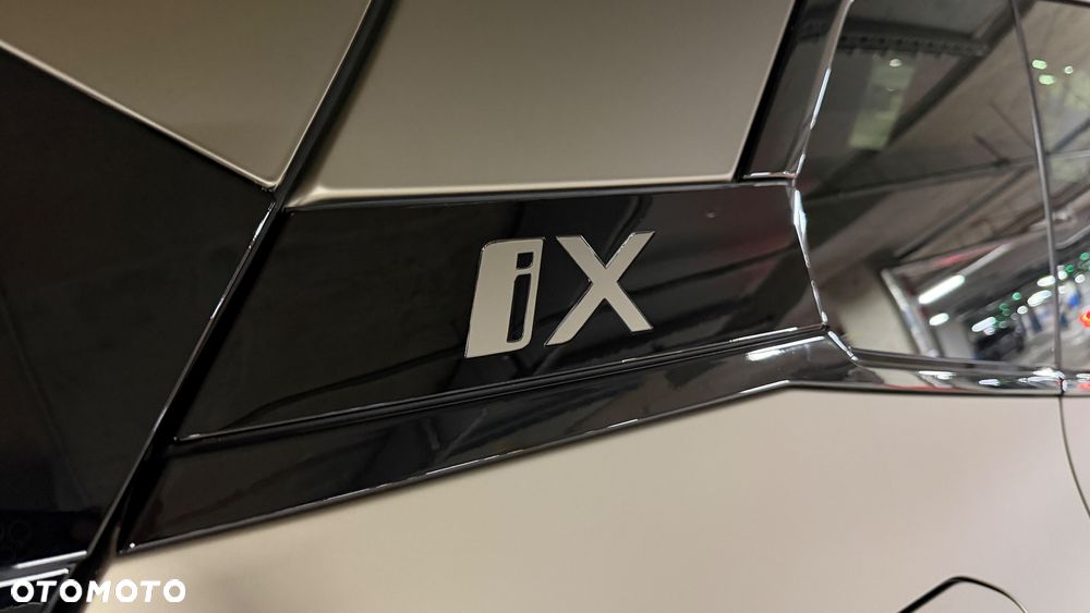 BMW iX M60 111.5kWh Signature - 15