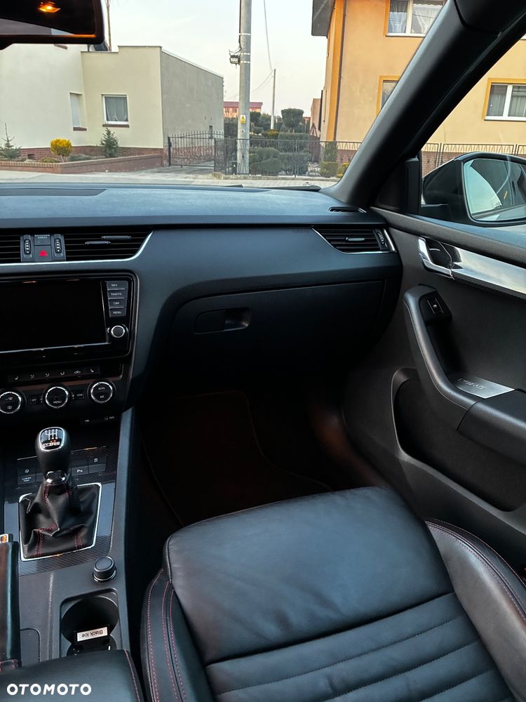 Skoda Octavia 2.0 TDI RS - 16