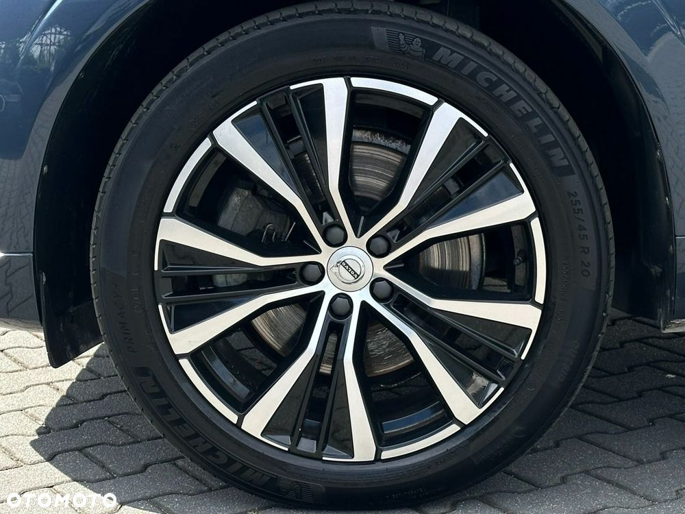 Volvo XC 60 B4 D AWD Ultimate Dark - 13