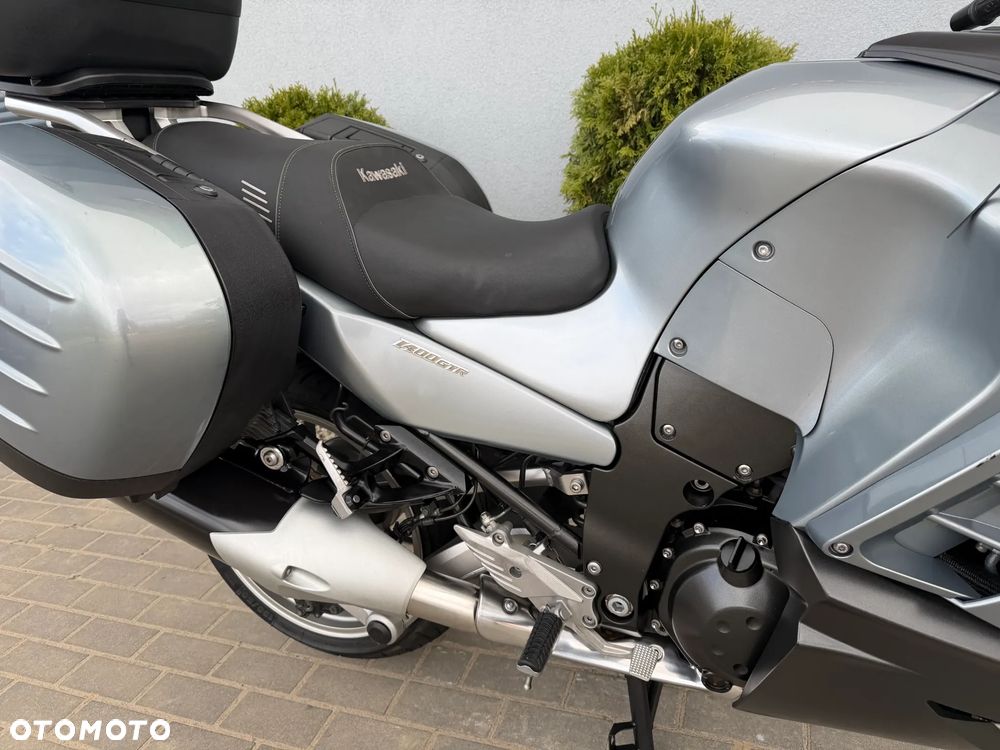 Kawasaki GTR - 25