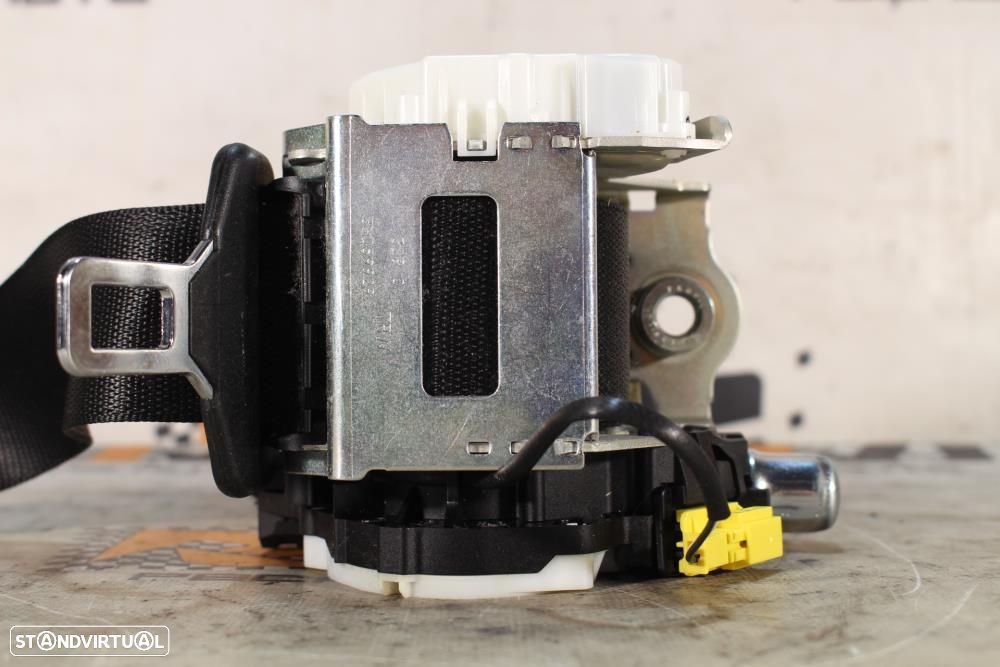 Cinto Traseiro Esquerdo Mercedes-Benz C-Class (W204)  A2048600785 / Ci - 3