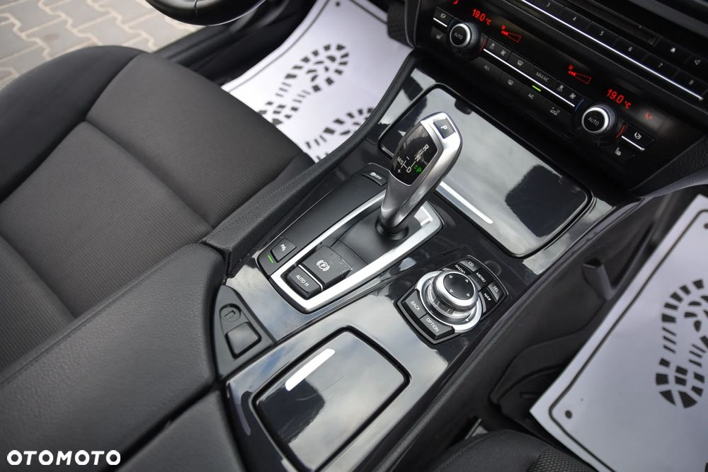 BMW Seria 5 520d - 30