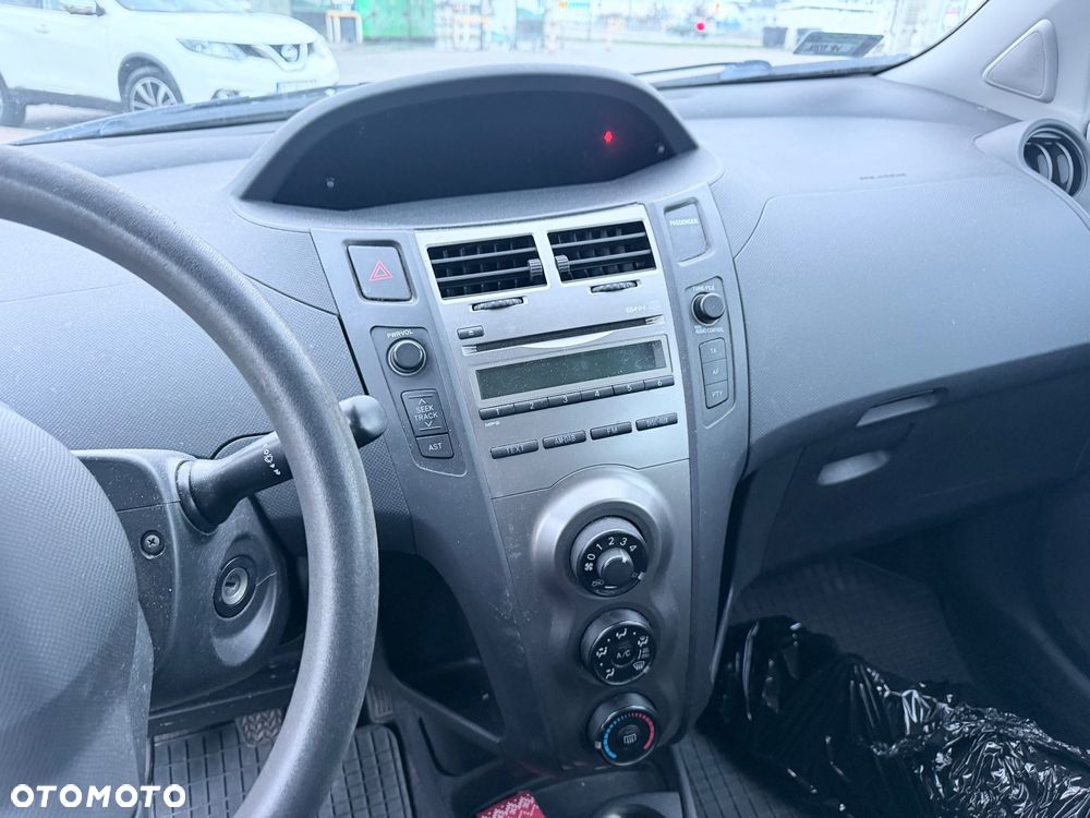 Toyota Yaris 1.0 Luna - 6