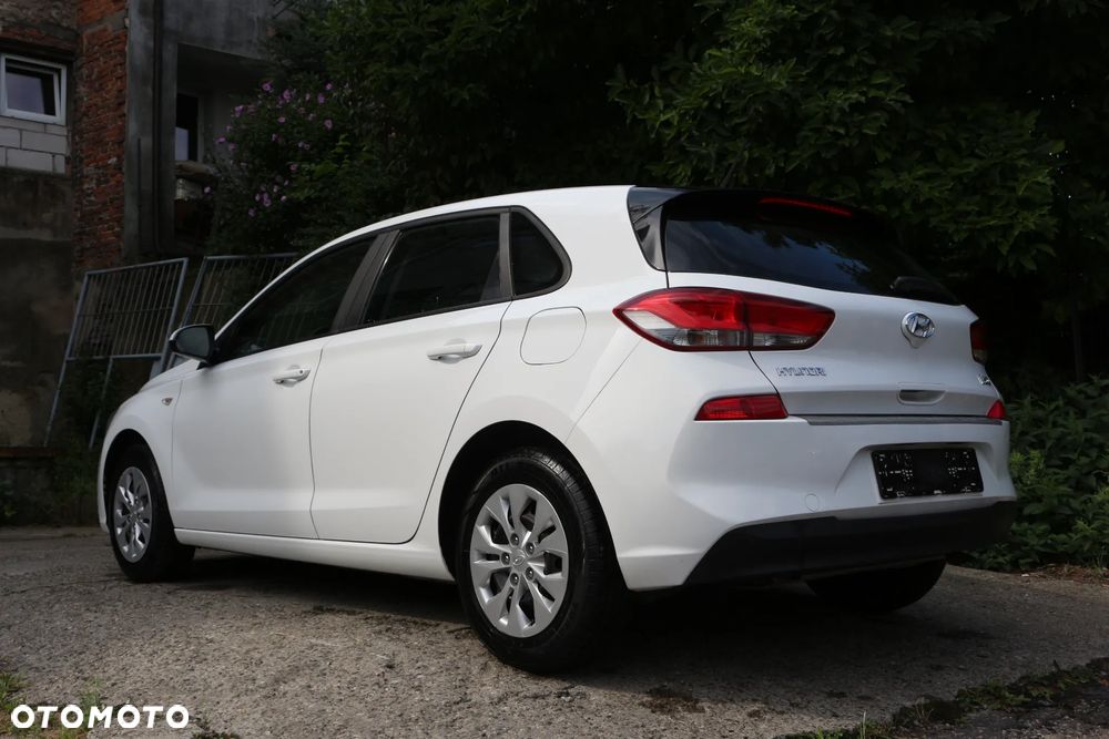 Hyundai i30 blue 1.4 Style - 15